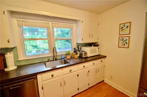 222 Briarcliff Rd, Syracuse, NY 13214 photo 3