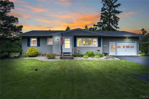103 Benoit Dr, Geddes, NY 13209