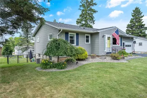 103 Benoit Dr, Geddes, NY 13209 photo 3
