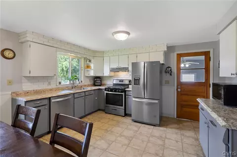 103 Benoit Dr, Geddes, NY 13209 photo 15