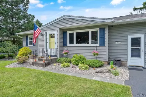 103 Benoit Dr, Geddes, NY 13209 photo 4