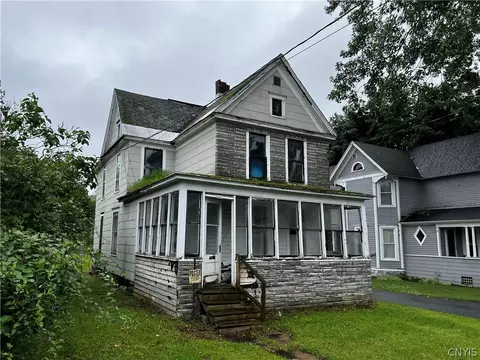 445 S Massey St, Watertown, NY 13601