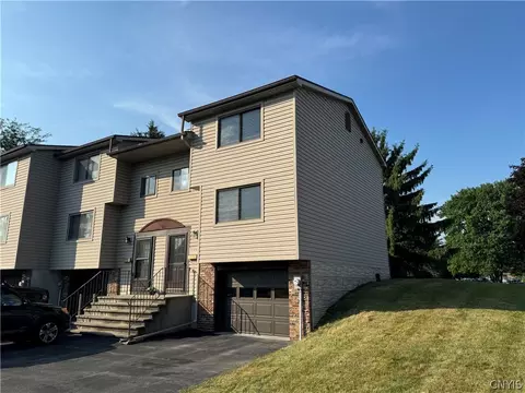 319 Cameco Cir, Salina, NY 13090
