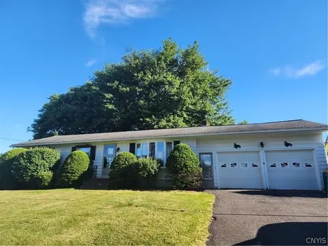 38 Glenridge Rd, Whitestown, NY 13492