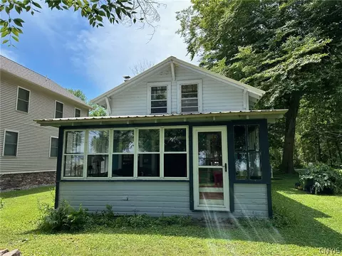 9184 Kinlock Point Rd, Lenox, NY 13032