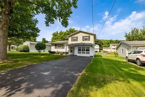 218 Riverdale Dr, Syracuse, NY 13207