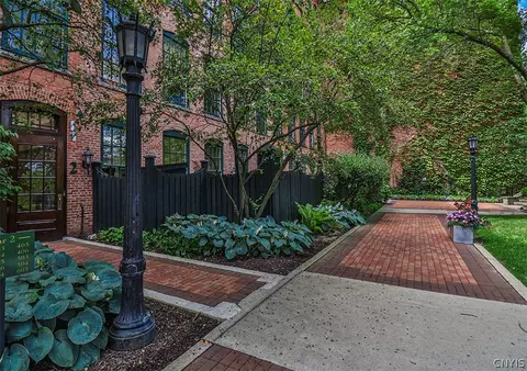 429 N Franklin St #305, Syracuse, NY 13204