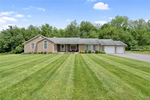 9080 Snell Rd, Lenox, NY 13032