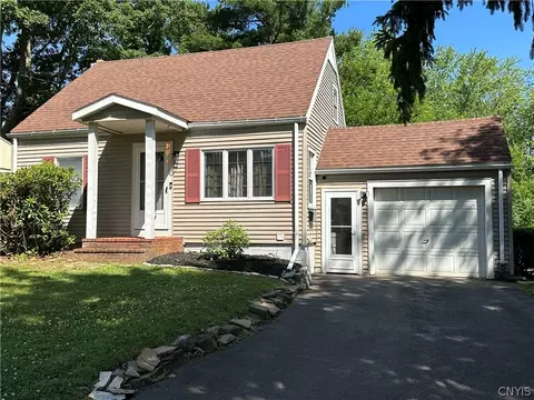 12 Tibbitts Rd, New Hartford, NY 13413
