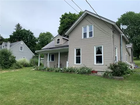 6182 Center St, Aurelius, NY 13034