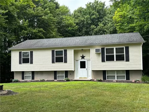 152 Barker Rd, Central Square, NY 13036