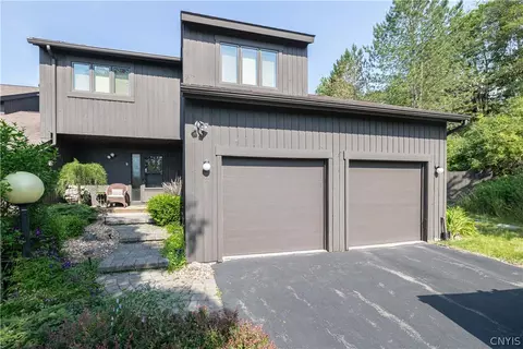 25 Fawn Rdg, Manlius, NY 13104