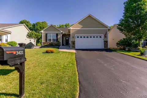 3421 Bramble Run, Lysander, NY 13027