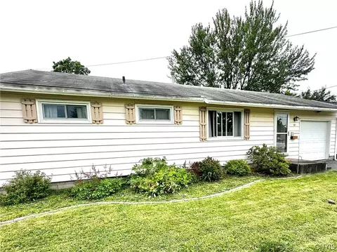 32 Cotty Dr, East Syracuse, NY 13057