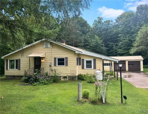 6052 James St, Glenfield, NY 13343