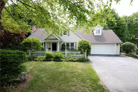 46 E Lake St, Skaneateles, NY 13152