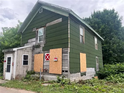 252 Lake St, Oneida, NY 13421