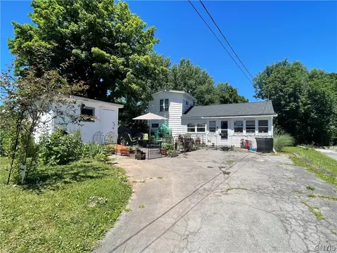 127 Westview Ave, Salina, NY 13208
