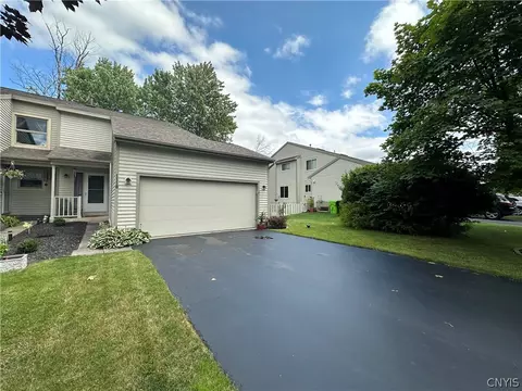 1118 Fern Hollow Dr, Salina, NY 13088