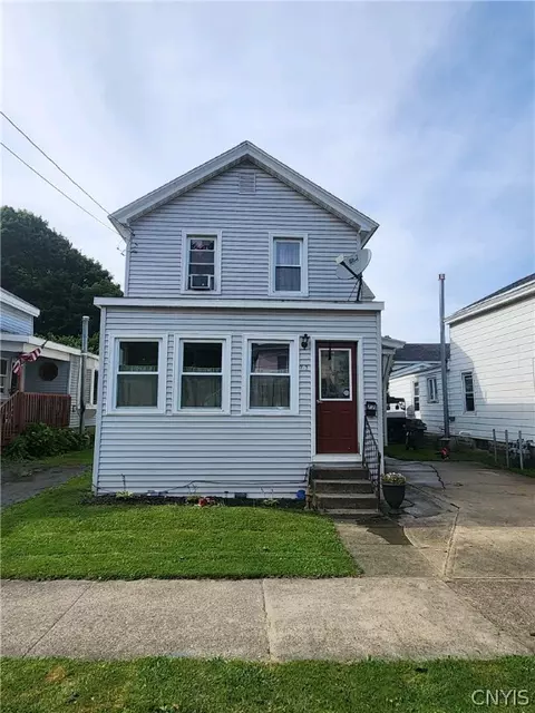 77 E Cayuga St, Oswego, NY 13126