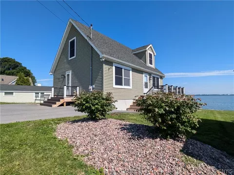 28014 Stony Point Rd, Cape Vincent, NY 13618
