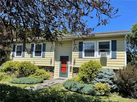 15 Catlin St, Auburn, NY 13021