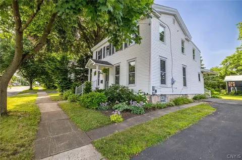 9 E Oneida St, Lysander, NY 13027 photo 2