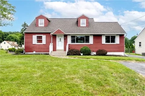 113 Bramley Dr, Camillus, NY 13031