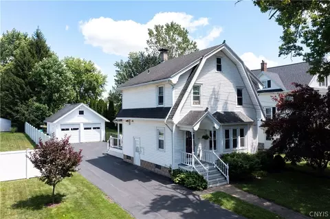 414 S Seward Ave, Auburn, NY 13021
