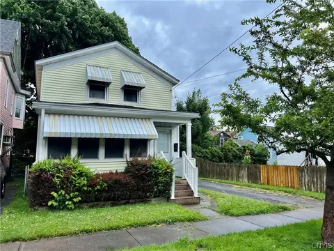 41 E 6th St, Oswego, NY 13126