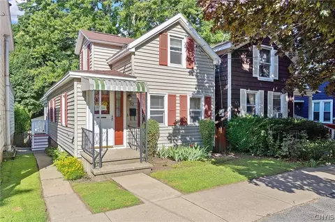 92 W 8th St, Oswego, NY 13126