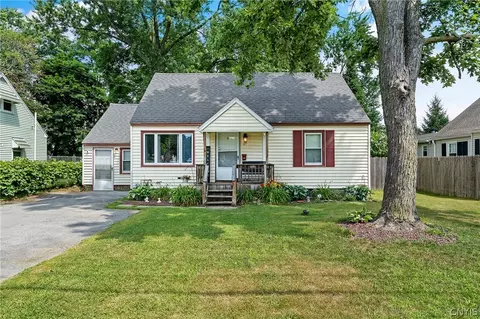 47 Homeland Rd, Syracuse, NY 13212