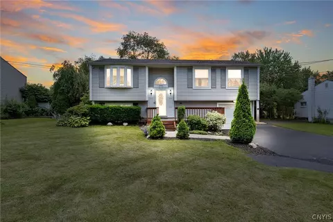 5980 Pony Ln, Cicero, NY 13039