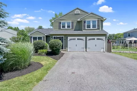 6016 Jerusalem Dr, Cicero, NY 13039