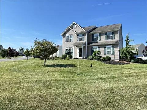 5841 Quarter Moon Dr, Onondaga, NY 13078