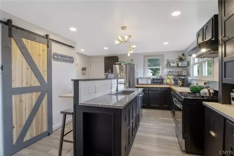 300 Shuart Ave, Syracuse, NY 13203 photo 9