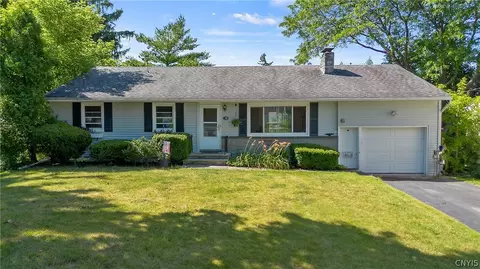 138 Sedgwick Rd, Syracuse, NY 13203