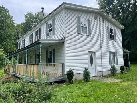 58 Huntley Rd, Schroeppel, NY 13135