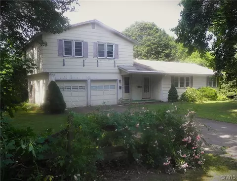 118 Maris Dr, Syracuse, NY 13207