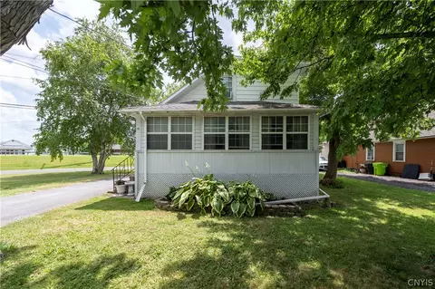 114 Lawrence Ave, North Syracuse, NY 13212