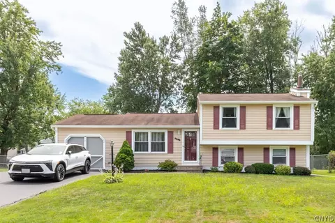4246 Rancho Park Dr, Clay, NY 13090