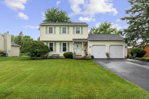 6118 Rossland Cir, Cicero, NY 13039