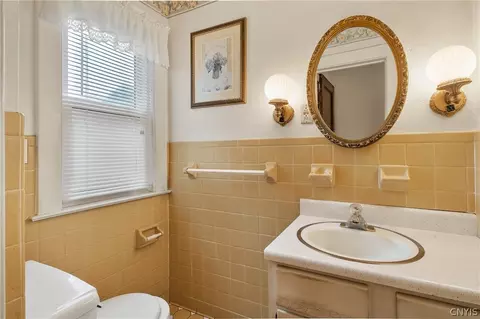 1033 Danforth St, Syracuse, NY 13208 photo 22