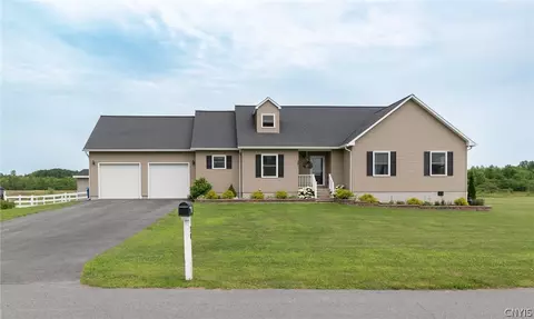 30 Grant St, Dexter, NY 13634