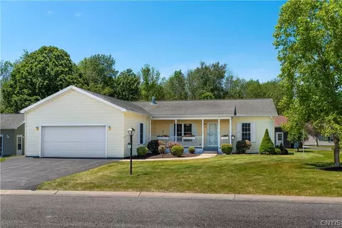 35 Overland Dr, Clinton, NY 13323