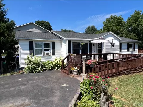 1 Regina Dr, Cortland, NY 13045