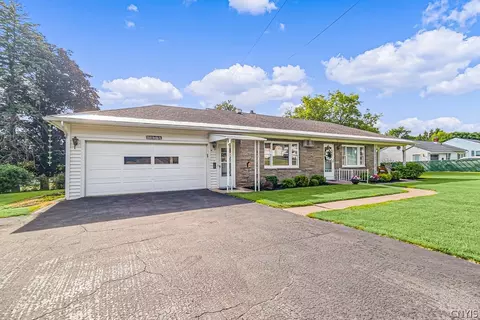 2848 Oneida St, Utica, NY 13501