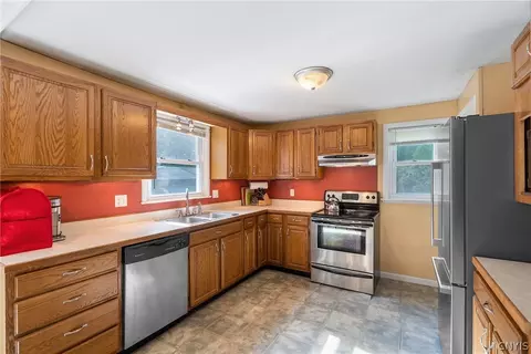 60 Brown St, Lysander, NY 13027 photo 14