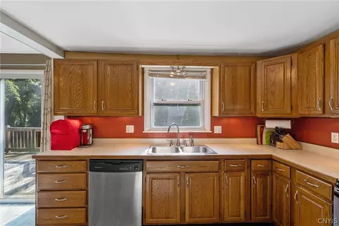 60 Brown St, Lysander, NY 13027 photo 18