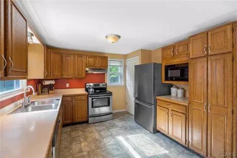 60 Brown St, Lysander, NY 13027 photo 16